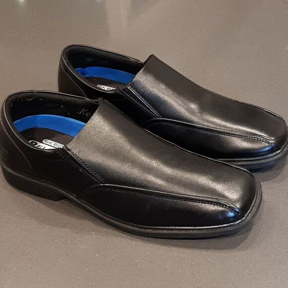Skechers Black Leather Relaxed Fit Memory Foam Loafers - Picture 1 of 11